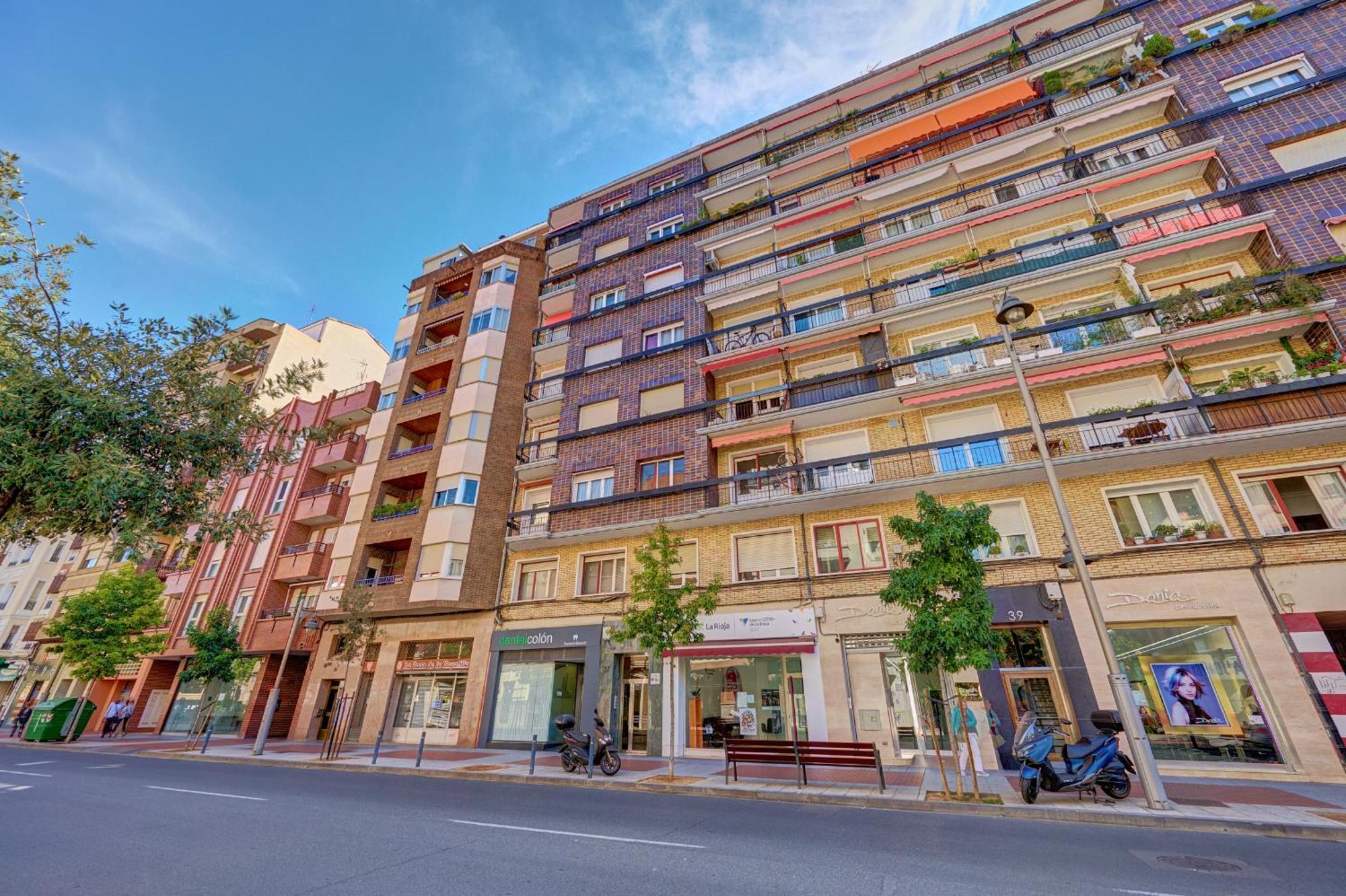 Apartamento Tempranillo Logrono By Clabao Екстер'єр фото